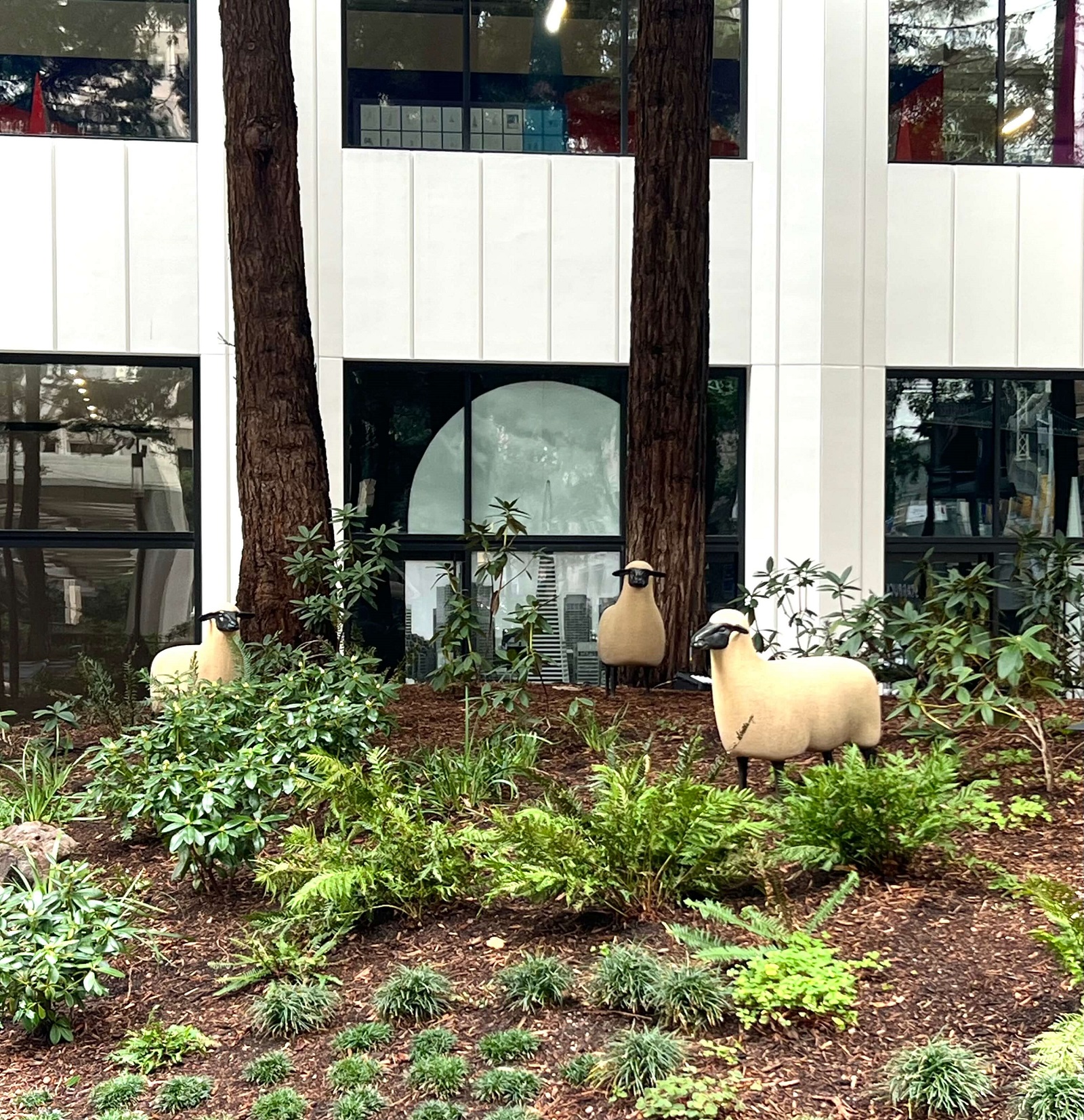 François Xavier Lalanne. Mouton de Pierre, ca. 1979. Les Lalanne at Transamerica Pyramid Center, San Francisco.