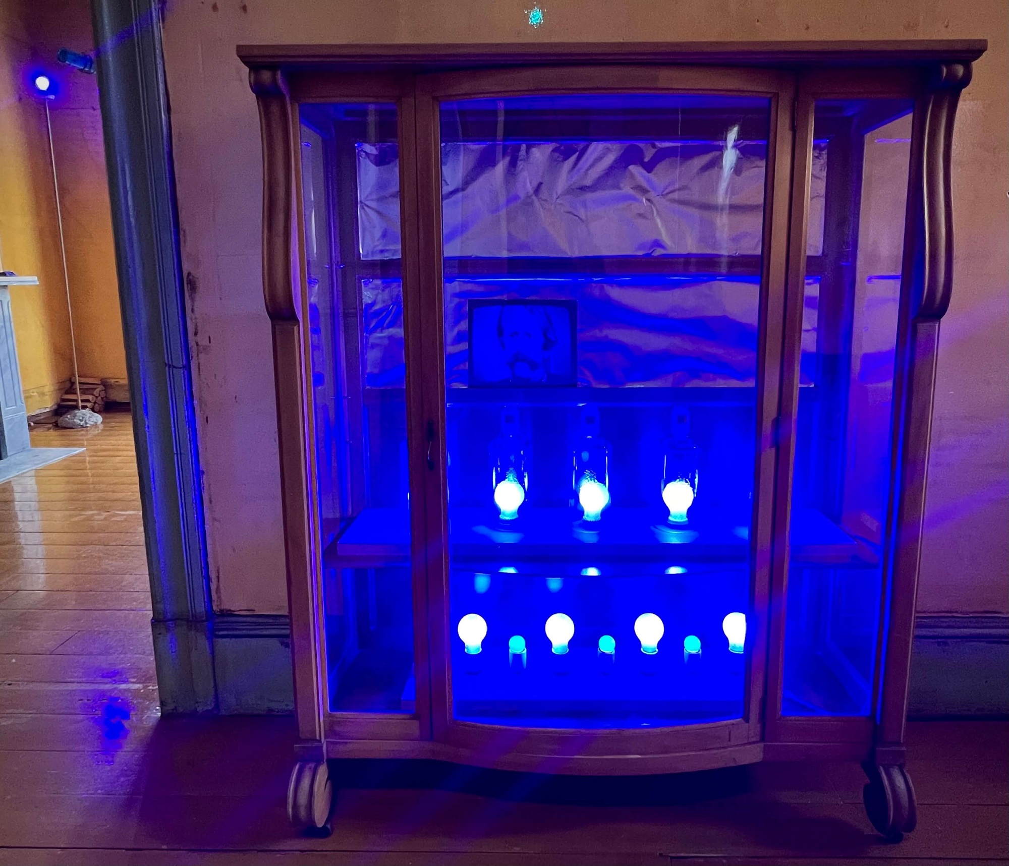 Catherine Wagner. Blue Reverie Light Sculpture (Homage to David Ireland). 500 Capp Street (David Ireland House), SF.