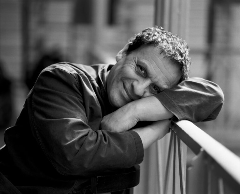 azzedine alaia portrait gilles bensimon azzedine alaia sculpting fashion legion of honor san francisco a love letter to art 768x622
